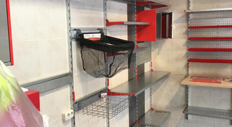 металлический стеллаж для хранения в гараже